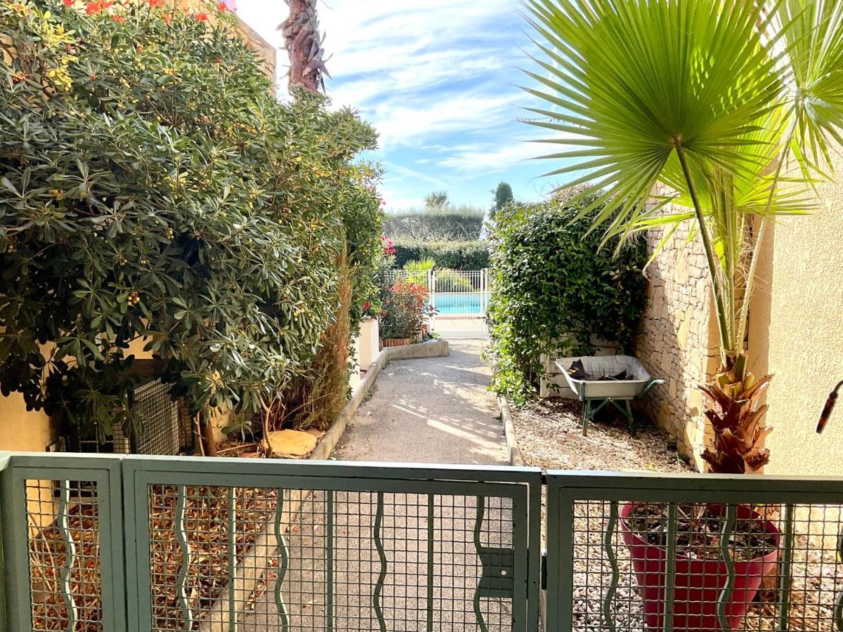 Vue Au Calme * Sanary-sur-Mer